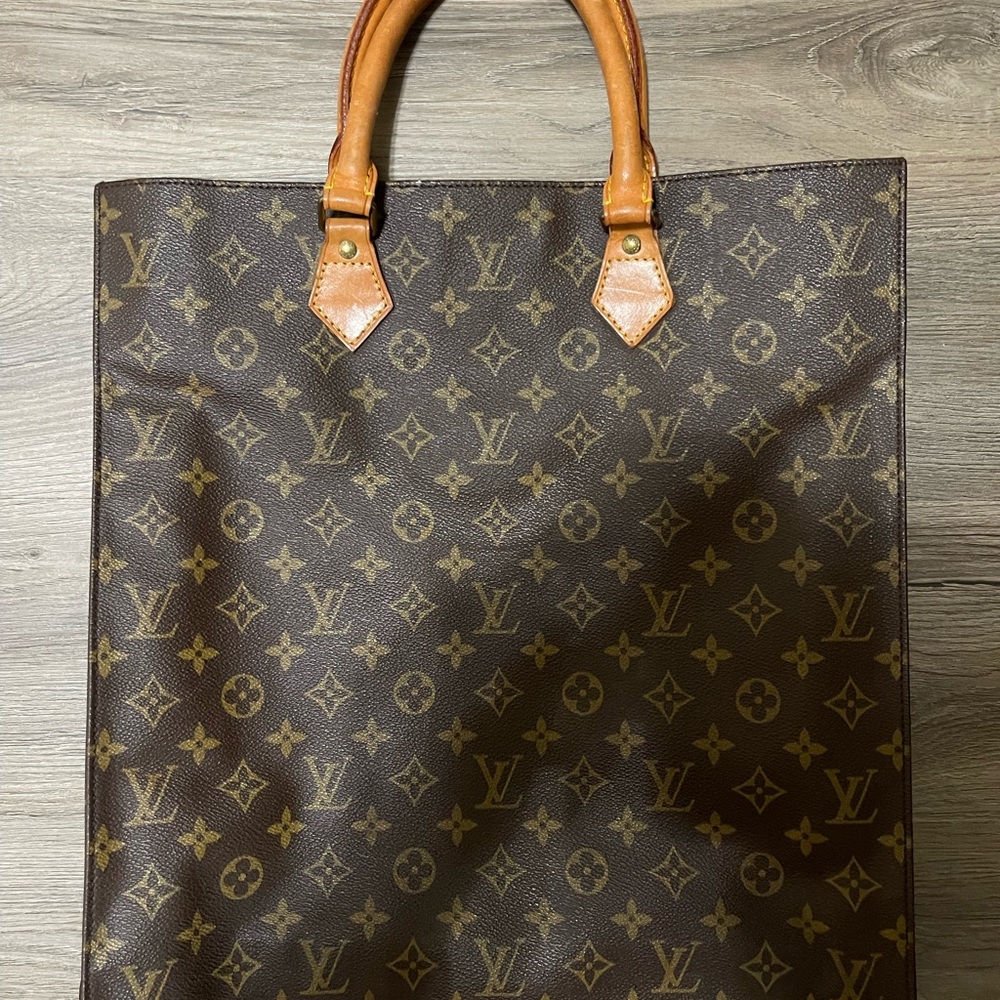 Louis Vuitton Sac Plat